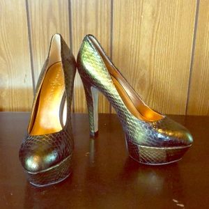 Ivanka Trump snake skin pumps